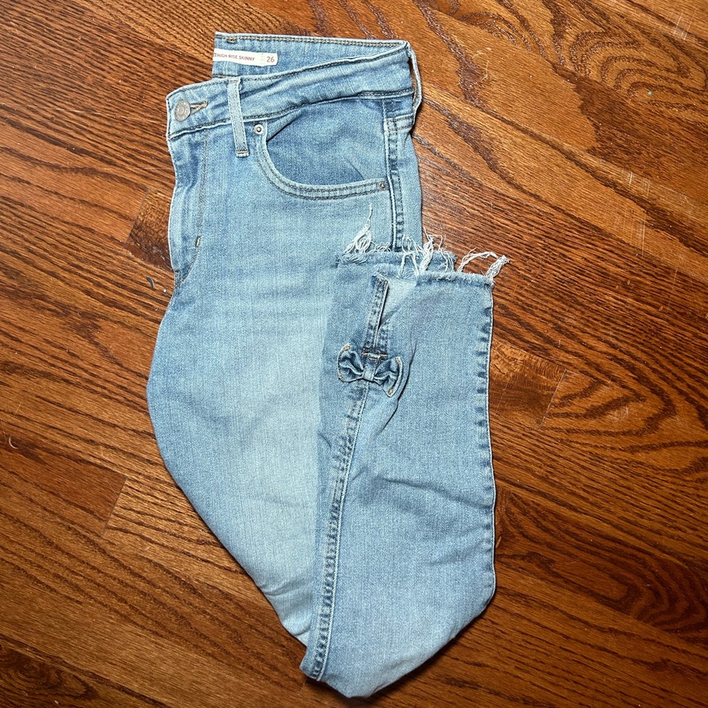LEVI 721 high rise skinny jeans!!